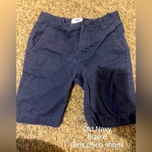 Girl’ Old Navy Bermuda shorts- school uniform approved. Navy blue color. Size 6